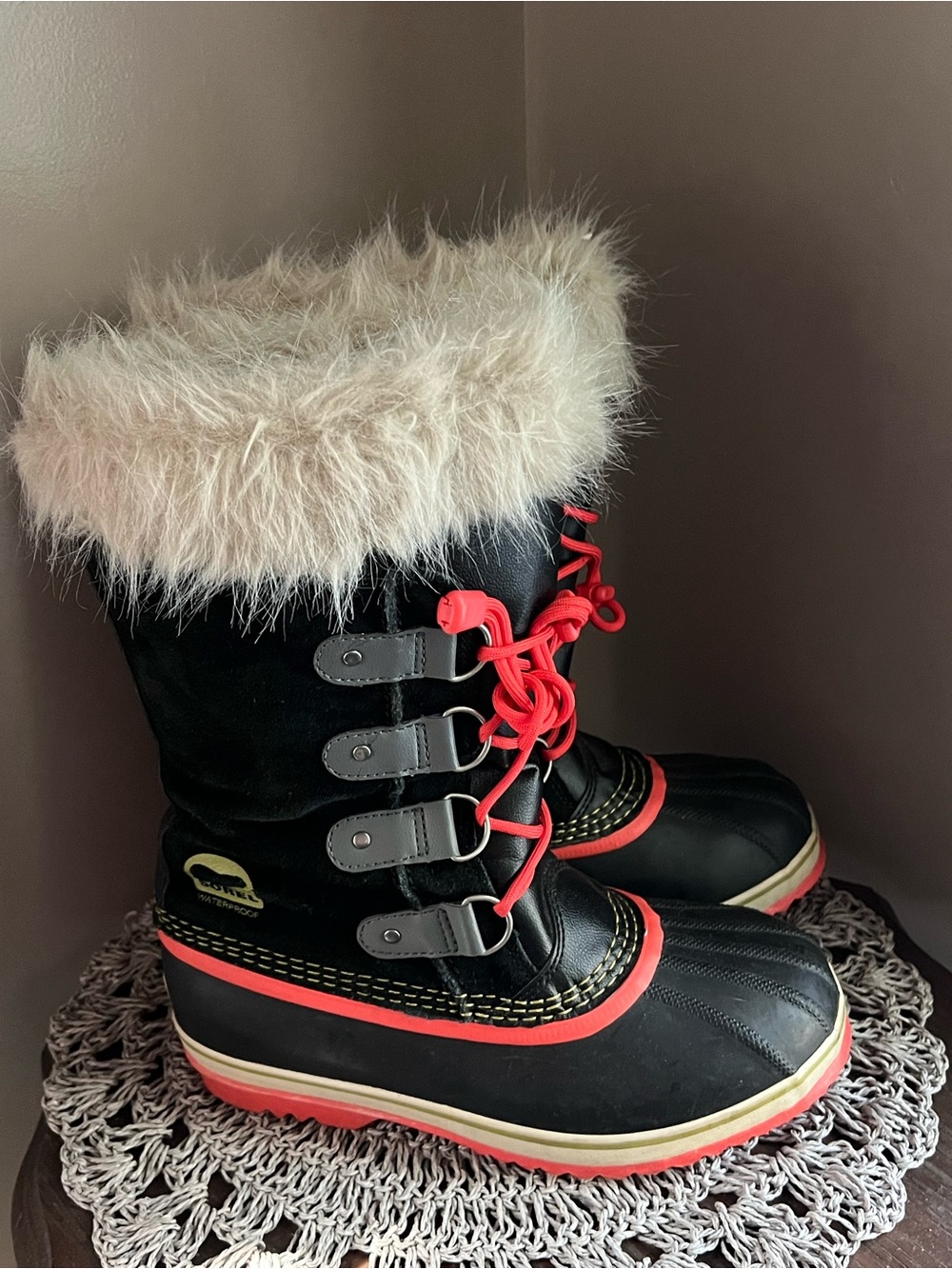 Sorel Black Winter Boots with Red Accents and Faux Fur Cuff